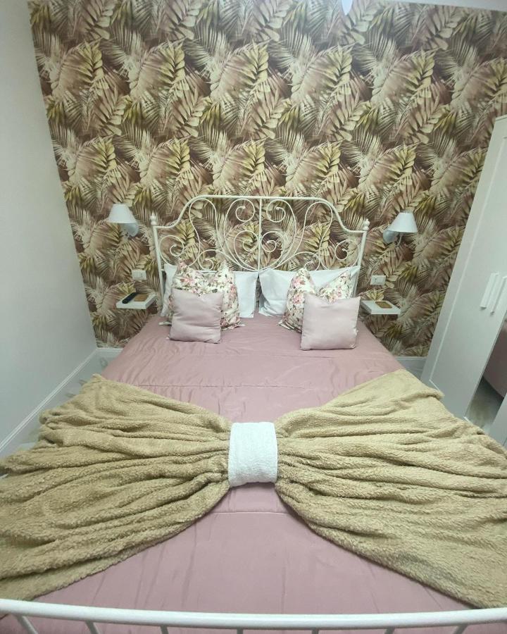 B&B Carme เนเปิลส์ ภายนอก รูปภาพ